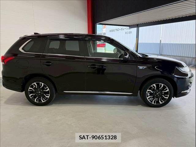 Mitsubishi OUTLANDER PHEV 2018-08 7060160-5