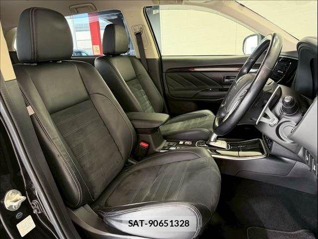 Mitsubishi OUTLANDER PHEV 2018-08 7060160-8