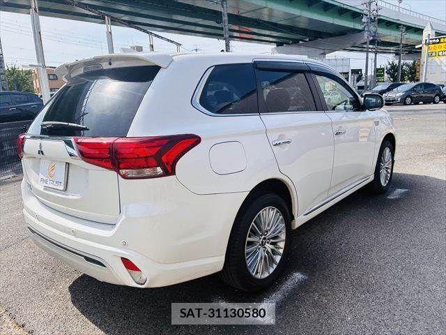 Mitsubishi OUTLANDER PHEV 2018-10 7223370-17