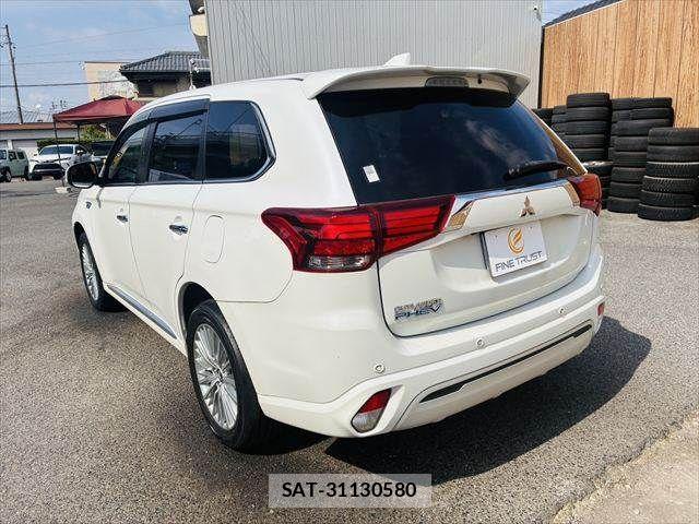 Mitsubishi OUTLANDER PHEV 2018-10 7223370-19