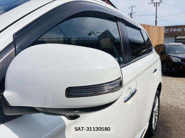 Mitsubishi OUTLANDER PHEV 2018-10 7223370-25
