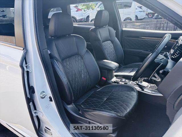 Mitsubishi OUTLANDER PHEV 2018-10 7223370-7