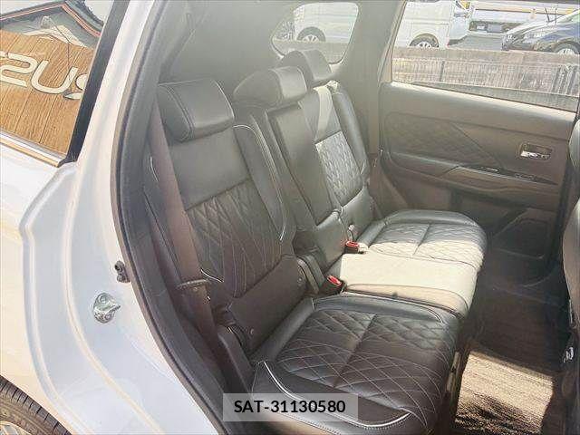 Mitsubishi OUTLANDER PHEV 2018-10 7223370-8