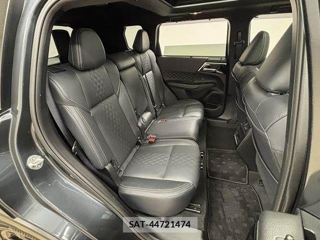 Mitsubishi OUTLANDER PHEV 2024-02 7223368-5