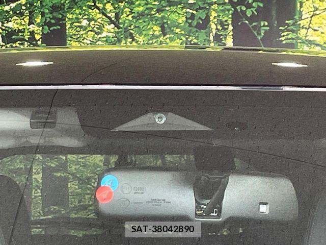 Mitsubishi OUTLANDER PHEV 2022-08 7218001-2