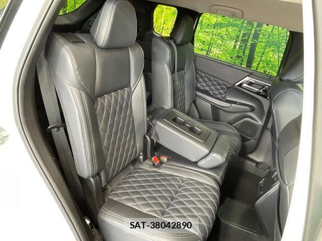 Mitsubishi OUTLANDER PHEV 2022-08 7218001-8