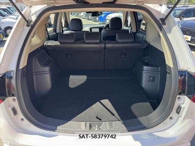 Mitsubishi OUTLANDER PHEV 2017-11 7223359-18