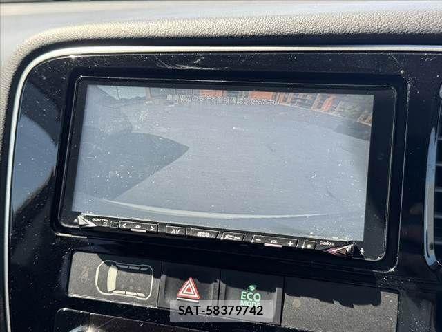 Mitsubishi OUTLANDER PHEV 2017-11 7223359-22