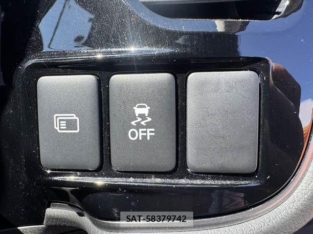 Mitsubishi OUTLANDER PHEV 2017-11 7223359-28