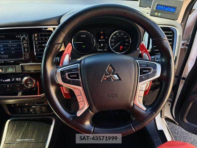 Mitsubishi OUTLANDER PHEV 2015-10 7216948-10