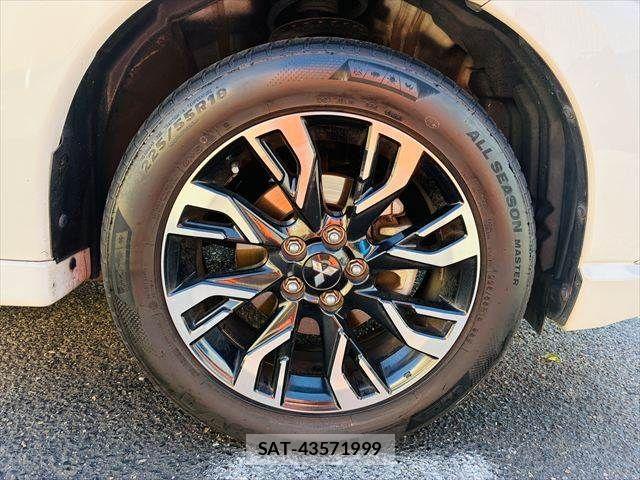Mitsubishi OUTLANDER PHEV 2015-10 7216948-13