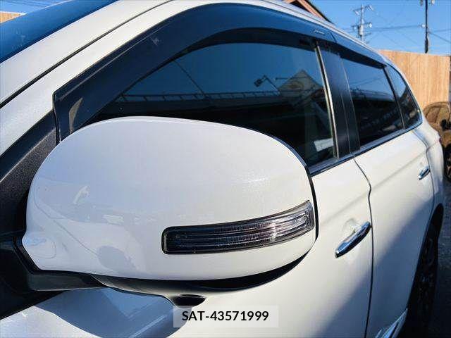 Mitsubishi OUTLANDER PHEV 2015-10 7216948-25