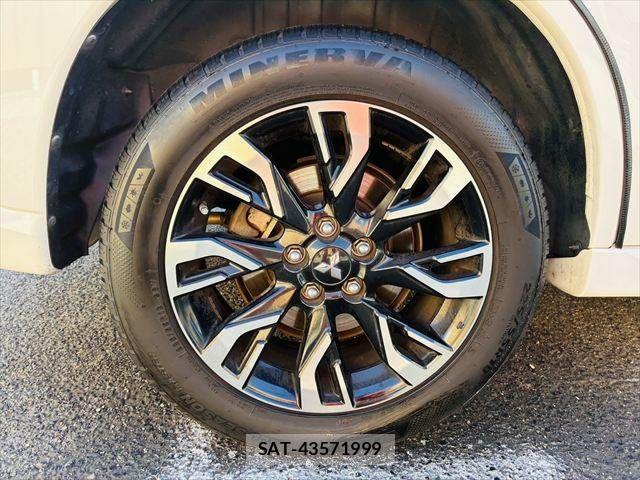 Mitsubishi OUTLANDER PHEV 2015-10 7216948-27