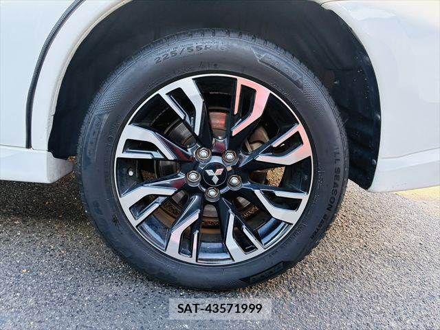 Mitsubishi OUTLANDER PHEV 2015-10 7216948-28