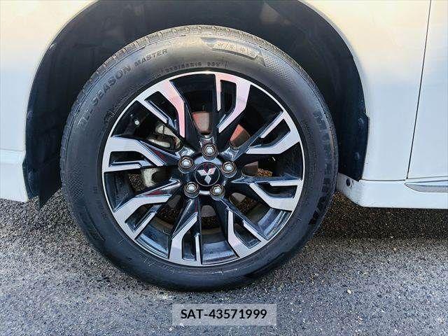 Mitsubishi OUTLANDER PHEV 2015-10 7216948-29