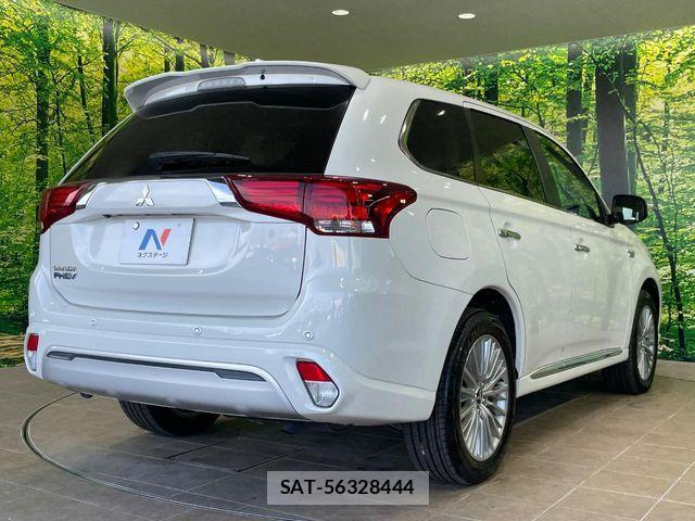 Mitsubishi OUTLANDER PHEV 2018-08 7223363-16