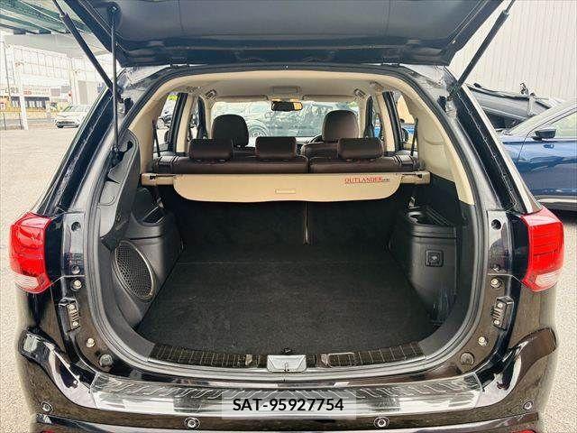 Mitsubishi OUTLANDER PHEV 2015-08 7223360-10
