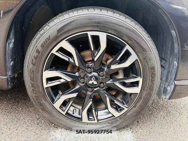 Mitsubishi OUTLANDER PHEV 2015-08 7223360-14