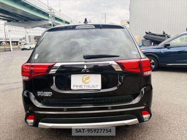 Mitsubishi OUTLANDER PHEV 2015-08 7223360-19
