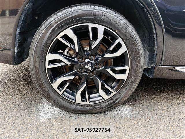 Mitsubishi OUTLANDER PHEV 2015-08 7223360-28