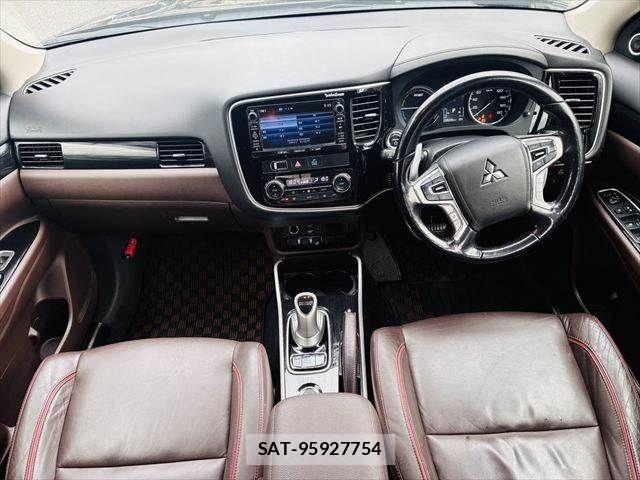 Mitsubishi OUTLANDER PHEV 2015-08 7223360-2