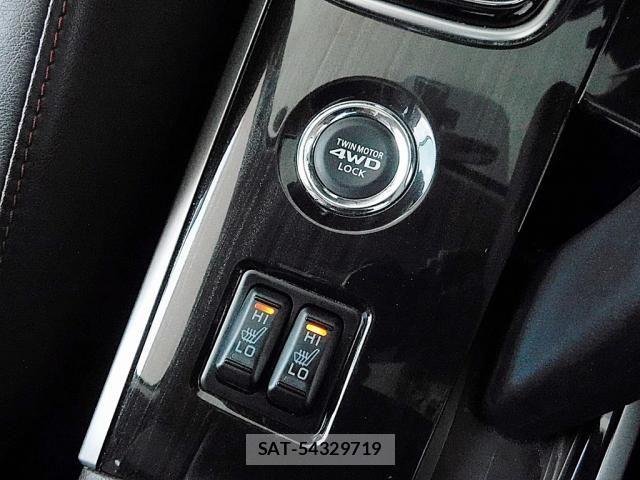Mitsubishi OUTLANDER PHEV 2016-01 7223362-21
