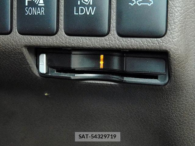 Mitsubishi OUTLANDER PHEV 2016-01 7223362-23