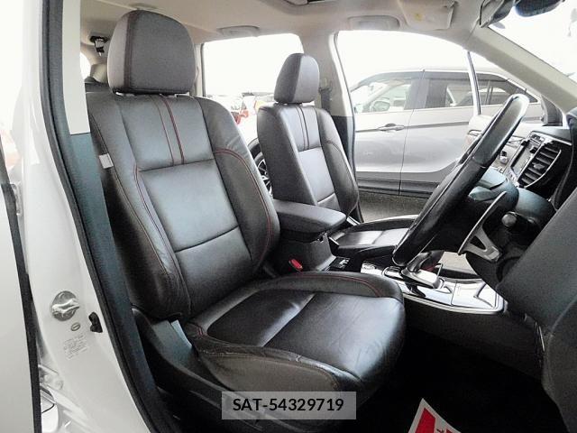 Mitsubishi OUTLANDER PHEV 2016-01 7223362-24