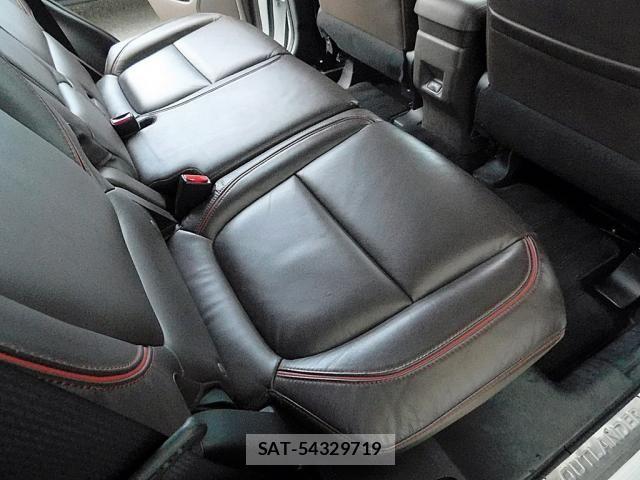 Mitsubishi OUTLANDER PHEV 2016-01 7223362-27