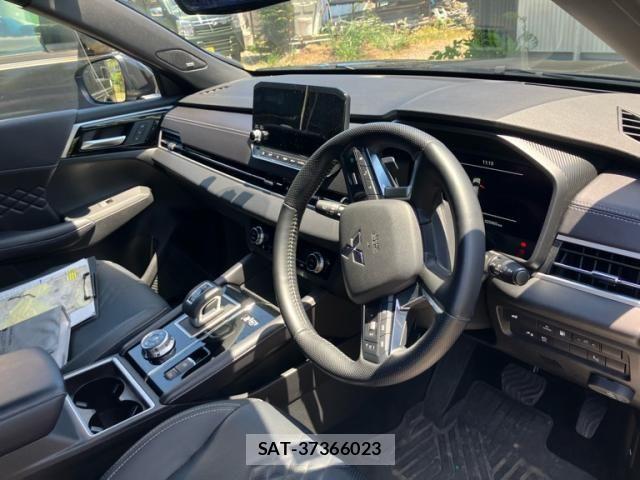 Mitsubishi OUTLANDER PHEV 2024-03 7217565-15