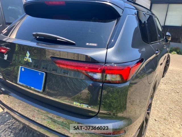 Mitsubishi OUTLANDER PHEV 2024-03 7217565-4