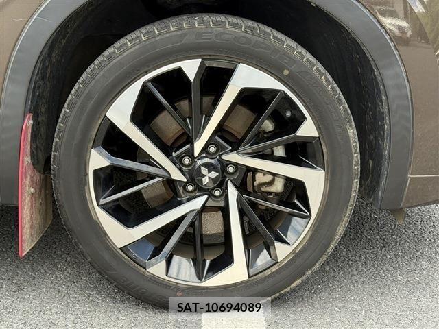Mitsubishi OUTLANDER PHEV 2022-03 7215863-17