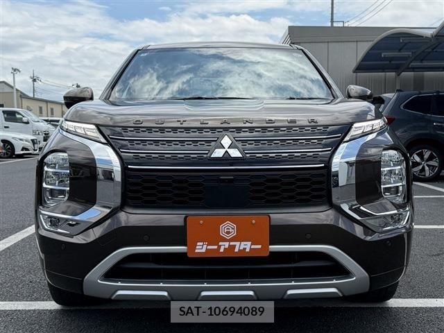 Mitsubishi OUTLANDER PHEV 2022-03 7215863-1