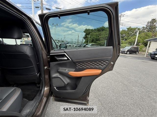 Mitsubishi OUTLANDER PHEV 2022-03 7215863-24