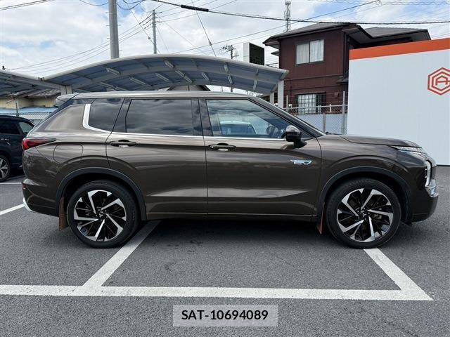 Mitsubishi OUTLANDER PHEV 2022-03 7215863-3