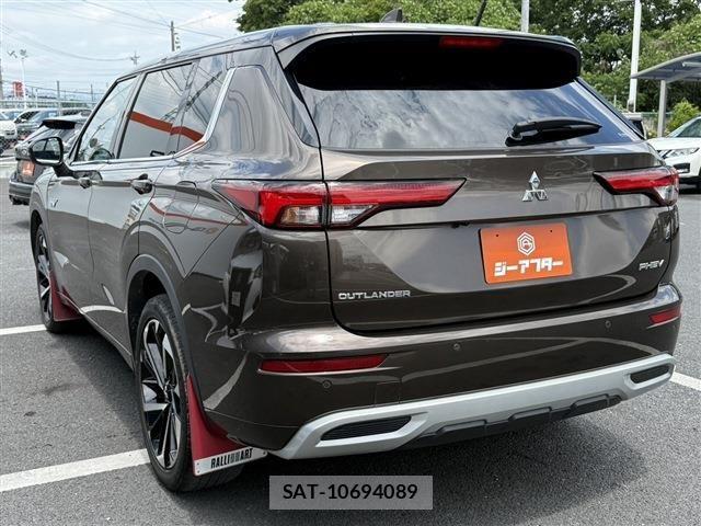 Mitsubishi OUTLANDER PHEV 2022-03 7215863-6