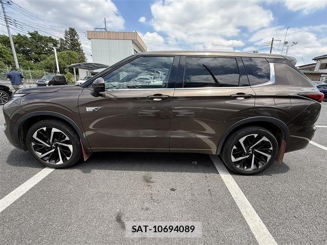 Mitsubishi OUTLANDER PHEV 2022-03 7215863-7