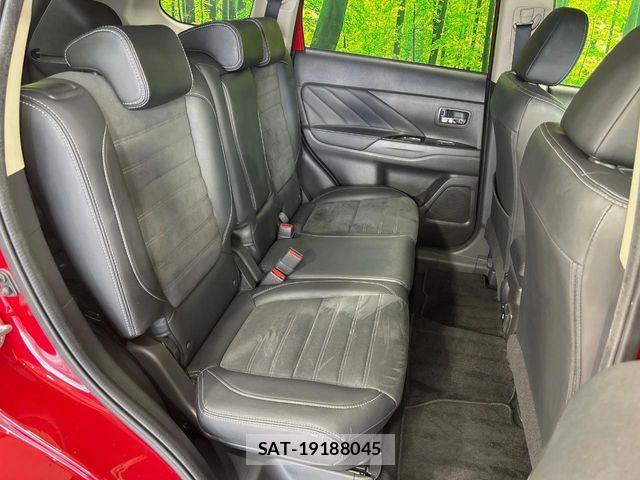 Mitsubishi OUTLANDER PHEV 2017-06 7223358-8