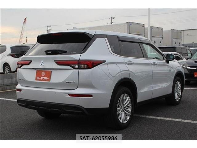 Mitsubishi OUTLANDER PHEV 2022-02 7223369-13