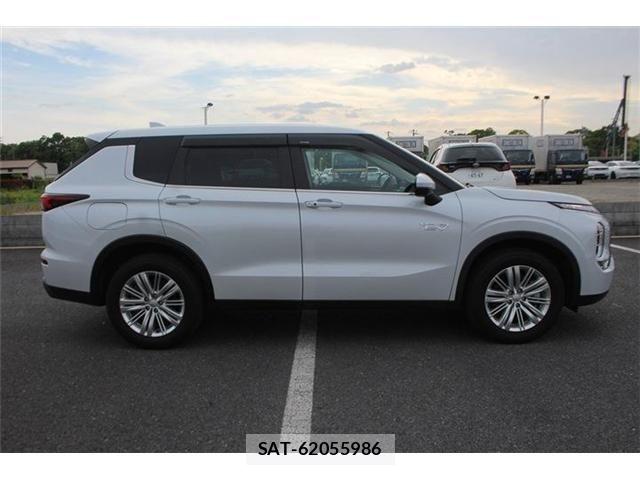 Mitsubishi OUTLANDER PHEV 2022-02 7223369-14