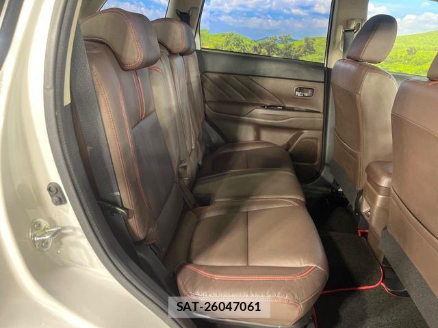 Mitsubishi OUTLANDER PHEV 2016-01 7251872-8