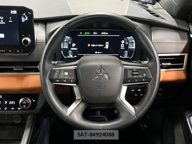 Mitsubishi OUTLANDER PHEV 2023-03 7250112-11