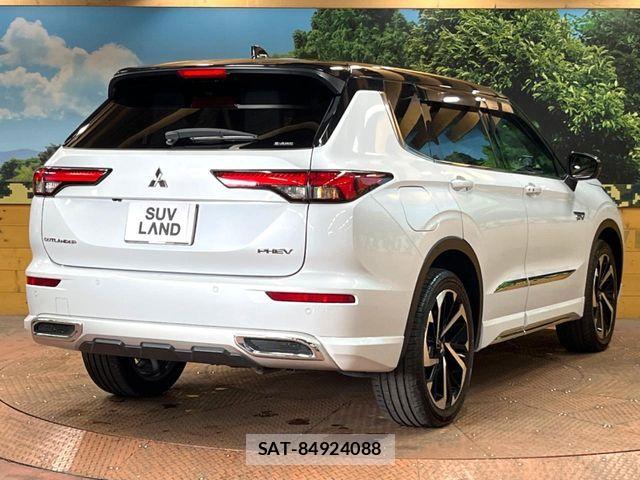 Mitsubishi OUTLANDER PHEV 2023-03 7250112-17