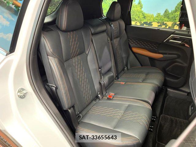 Mitsubishi OUTLANDER PHEV 2023-05 7272658-10