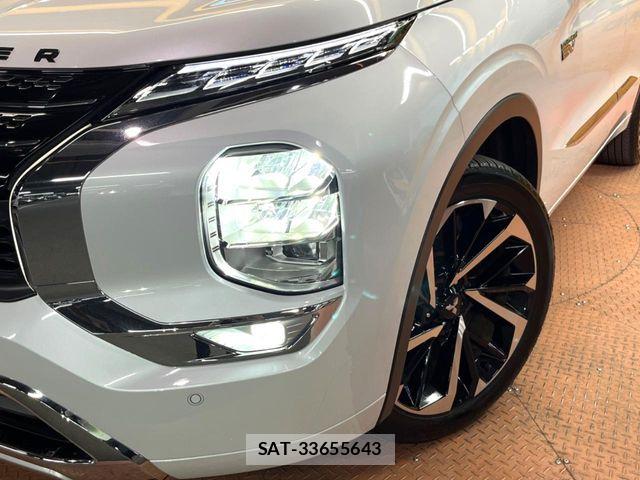 Mitsubishi OUTLANDER PHEV 2023-05 7272658-13