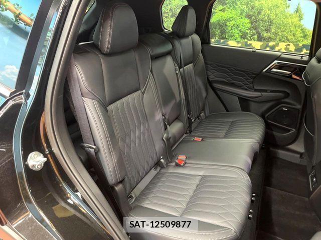 Mitsubishi OUTLANDER PHEV 2024-11 7272549-12