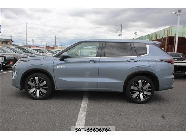 Mitsubishi OUTLANDER PHEV 2024-11 7272657-10