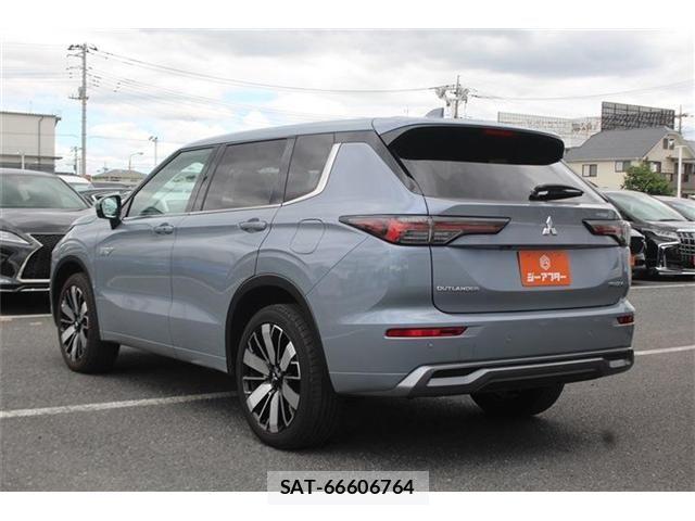 Mitsubishi OUTLANDER PHEV 2024-11 7272657-11