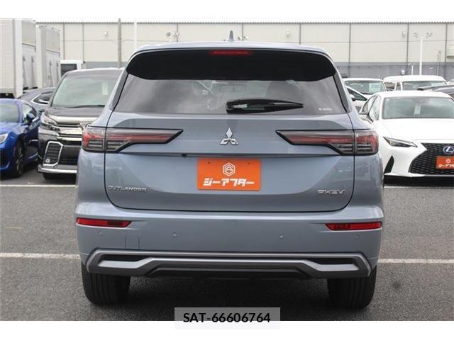 Mitsubishi OUTLANDER PHEV 2024-11 7272657-12