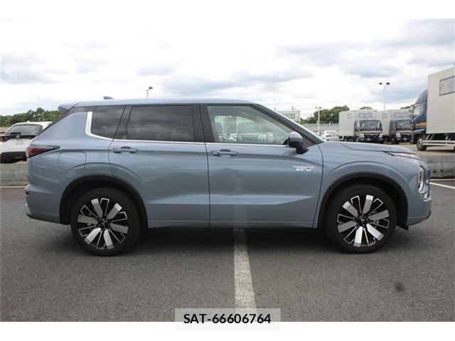 Mitsubishi OUTLANDER PHEV 2024-11 7272657-14